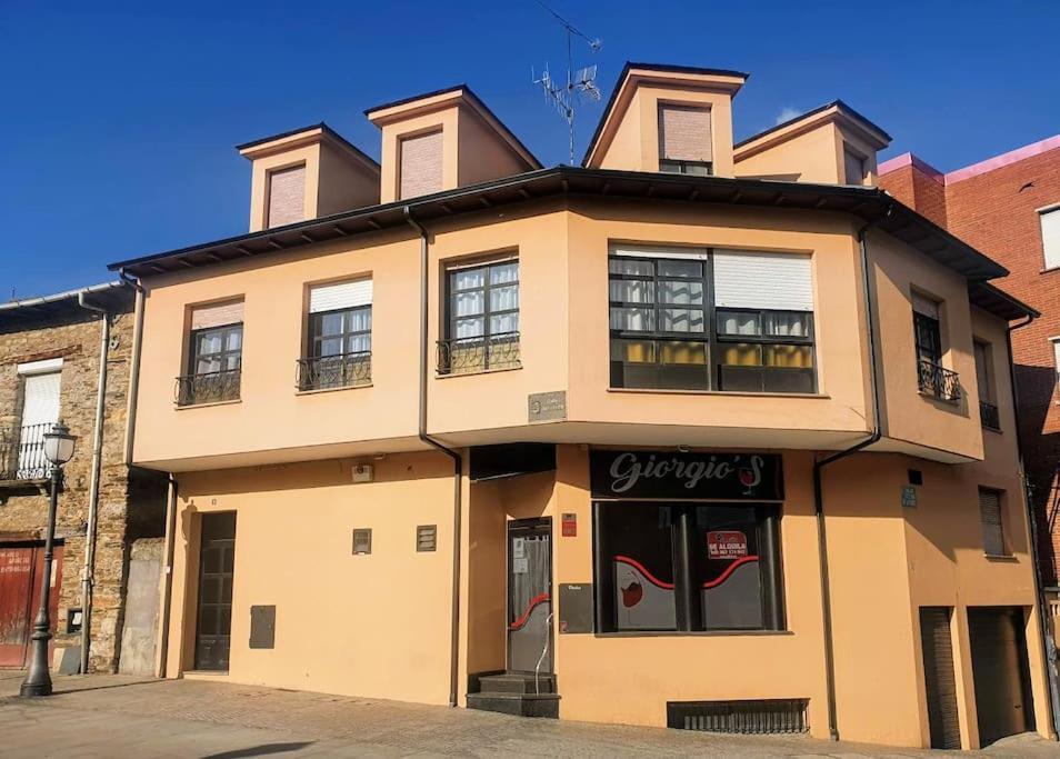 Apartamento En El Casco Antiguo De Ponferrada Dış mekan fotoğraf