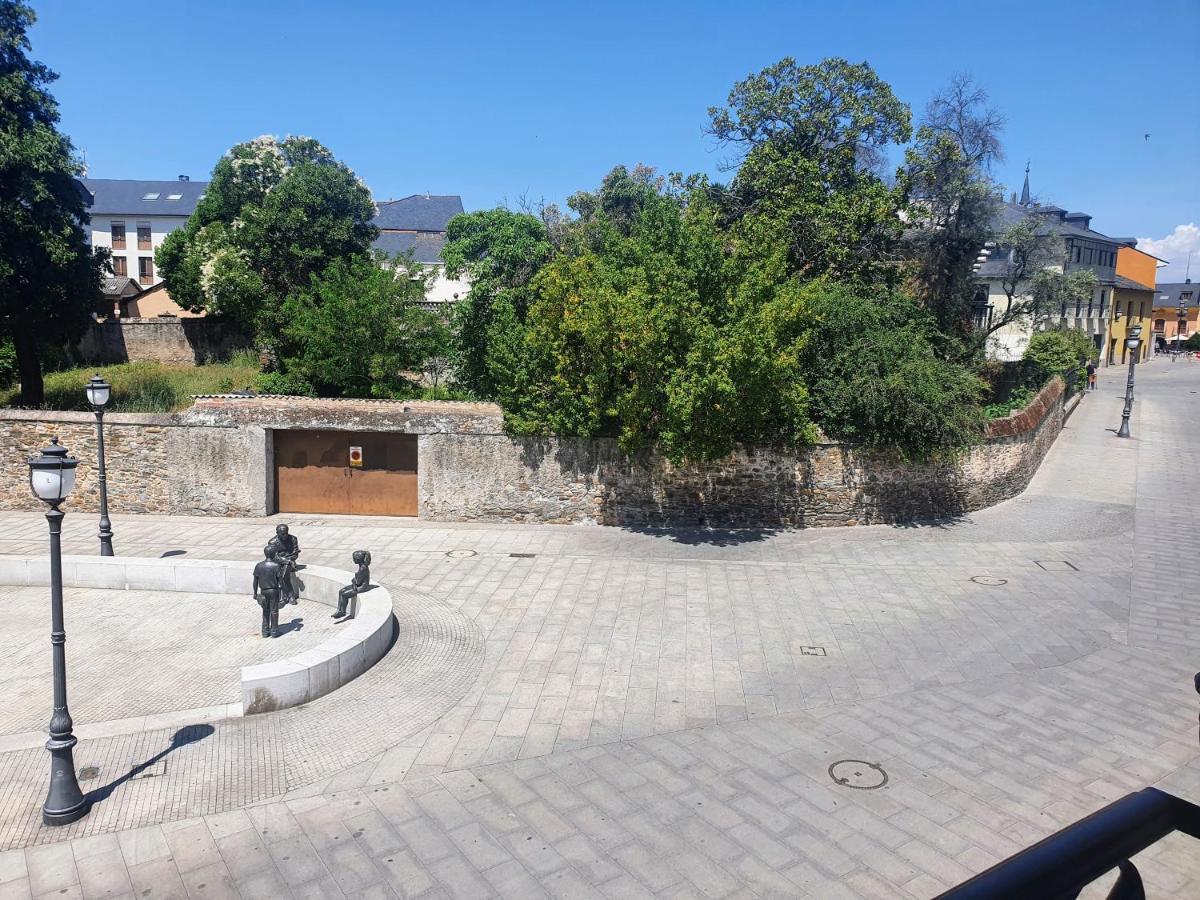 Apartamento En El Casco Antiguo De Ponferrada Dış mekan fotoğraf